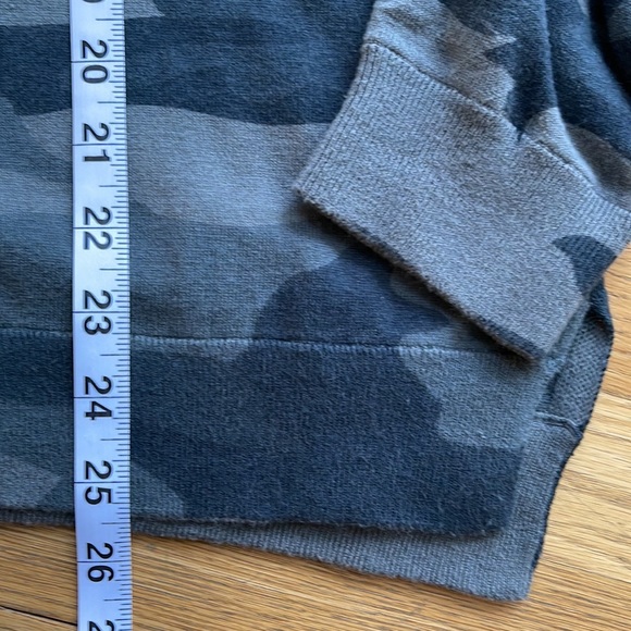 Splendid Pullover - Picture 5 of 6